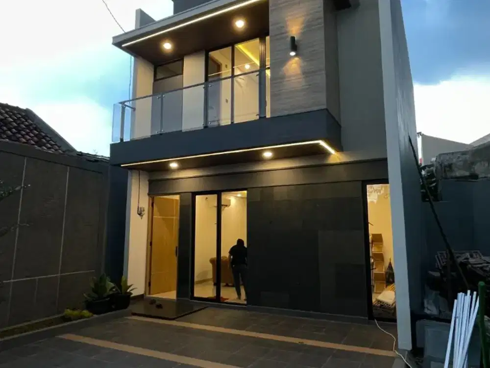 Rumah 2 Lantai Exelusive selangkah ke jakarta selatan