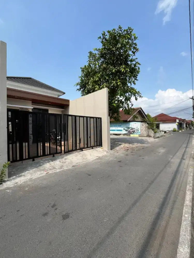 Rumah Mewah Akses Mudah 15 Menit Ke Ambarukmo Plaza Jl Solo