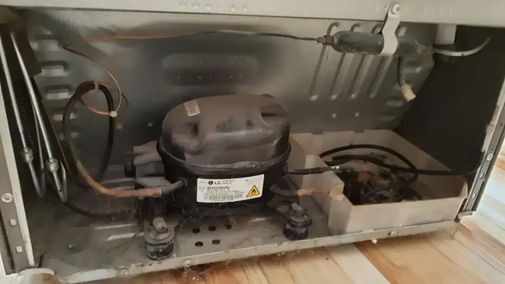 SERVIS KULKAS BERGARASI