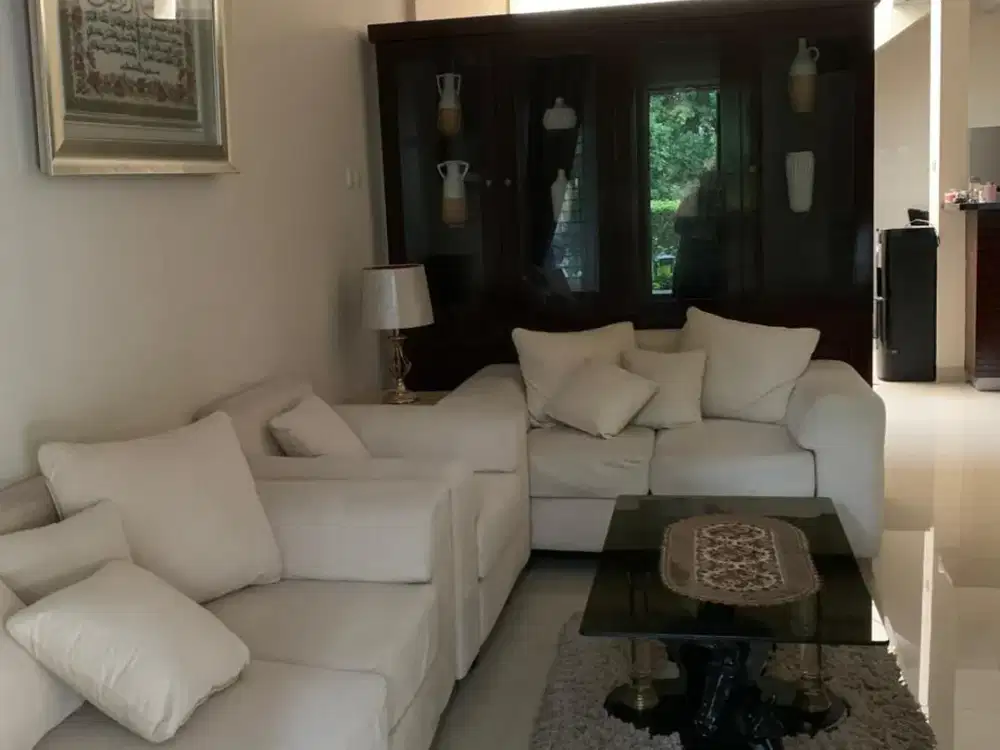 DIJUAL RUMAH MEWAH SEMI FURNISH HARGA NEGO VENESIA SENTUL CITY SSR659 A26