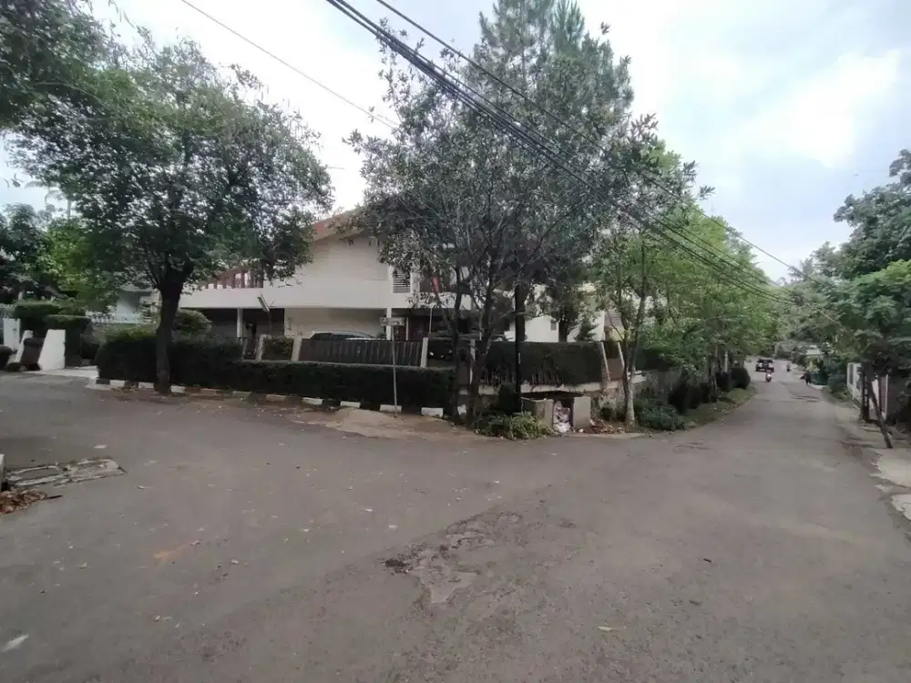 Rumah Hoek  2 Lantai di Komplek Tubagus Ismal , Bandung