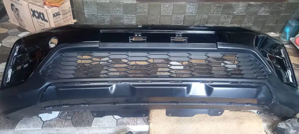 Bumper depan (Black color) honda wrv 2024 original (Bekas)