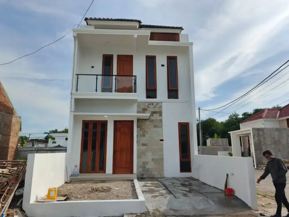 Rumah 2 Lantai Di Colomadu hanya 600 jt-an SHM Bisa KPR