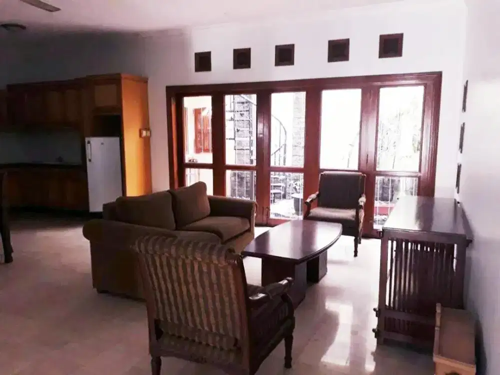 Rumah di Floraya Margorejo Indah