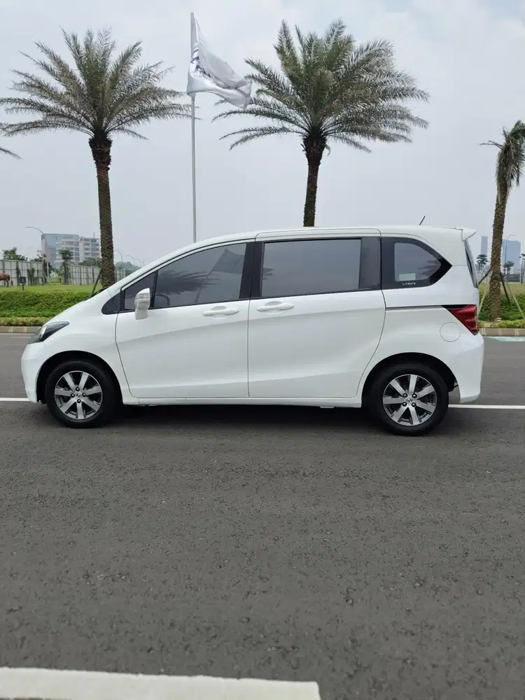 Honda Freed 2011 Bensin