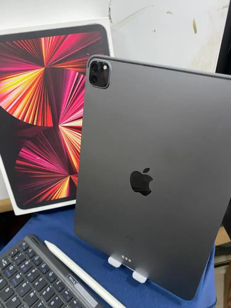 Ipad pro m2 gen 4 dan pencil gen 2 iBox 128gb lecet dibgian carger