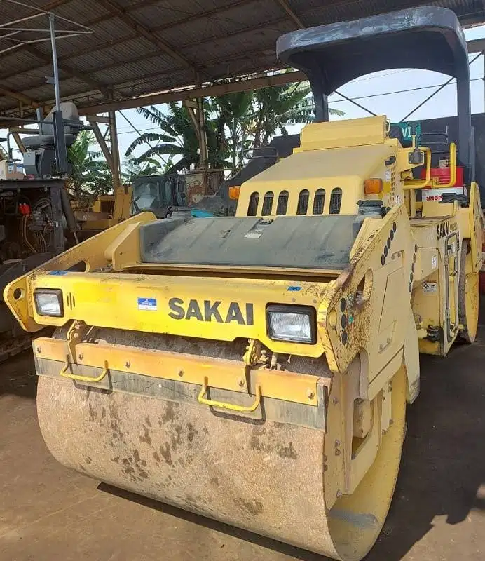 Dijual Tandem Roller Sakai model SW652