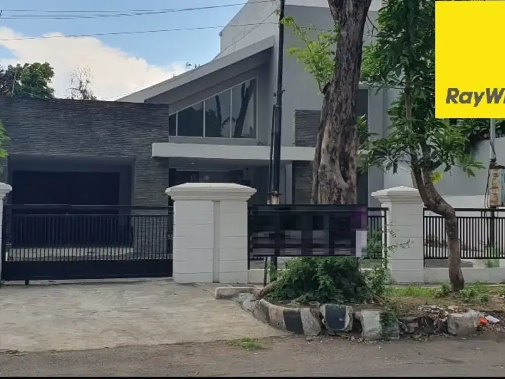 Dijual Rumah Pusat Kota di Jl Wr Supratman Surabaya