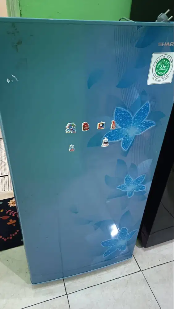 Kulkas SHARP 1 pintu masih nyess!