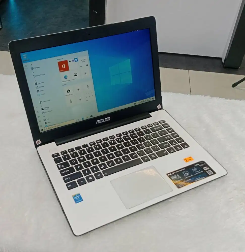Asus x453m Pentium n3540 Ram 8 gb Hdd 1 tb 14 inc siap pakai