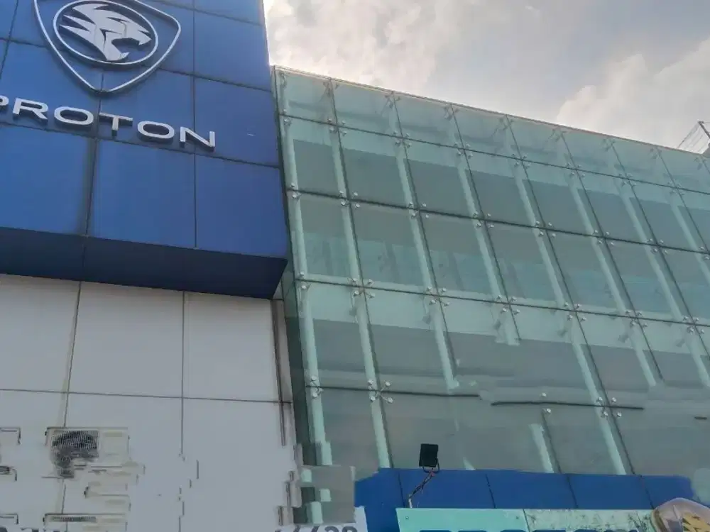 Di Jual Gedung Show Room Include Bengkel beserta seluruh isinya