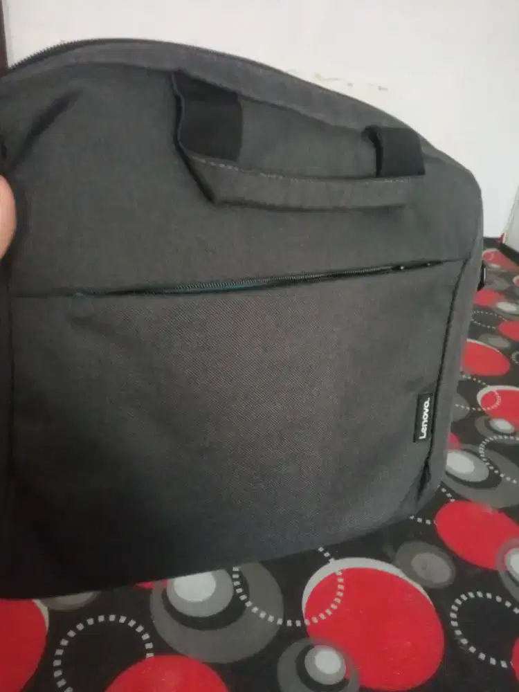 Tas Laptop warna abu-abu