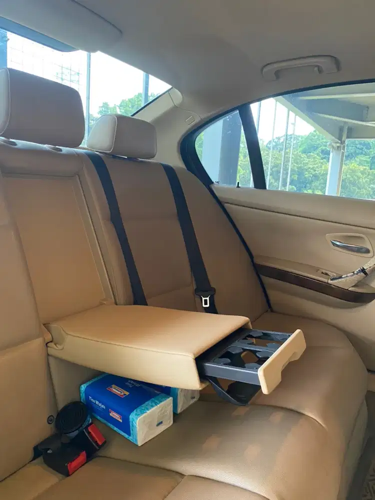 BMW 320i 2008 Bensin