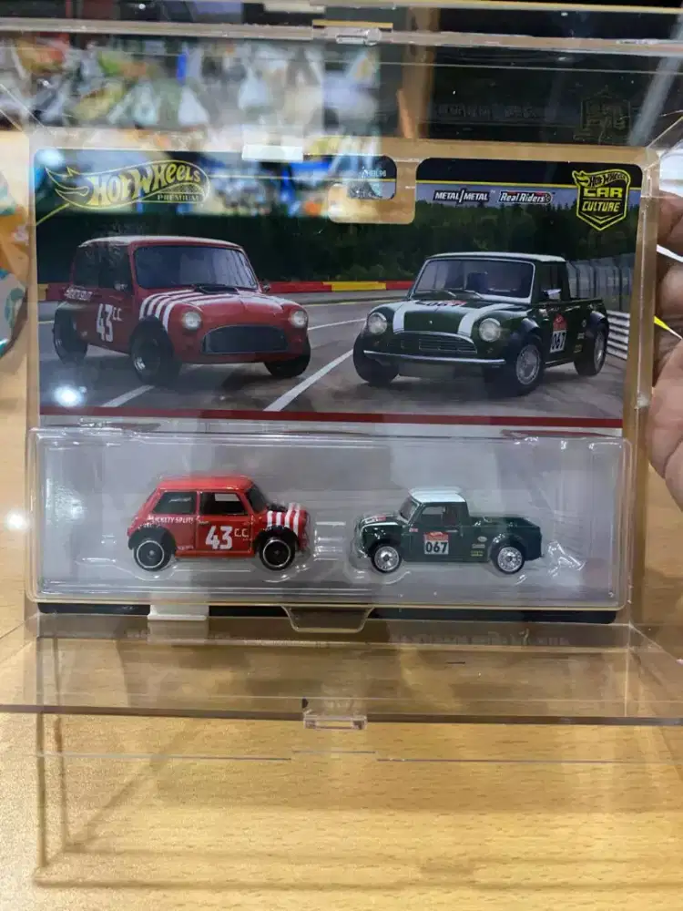 Hot Wheels premium Morris mini