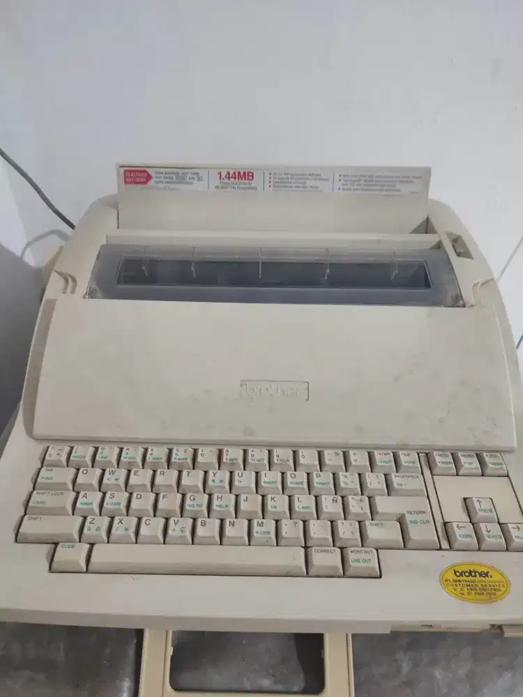 Mesin ketik elektrik brother