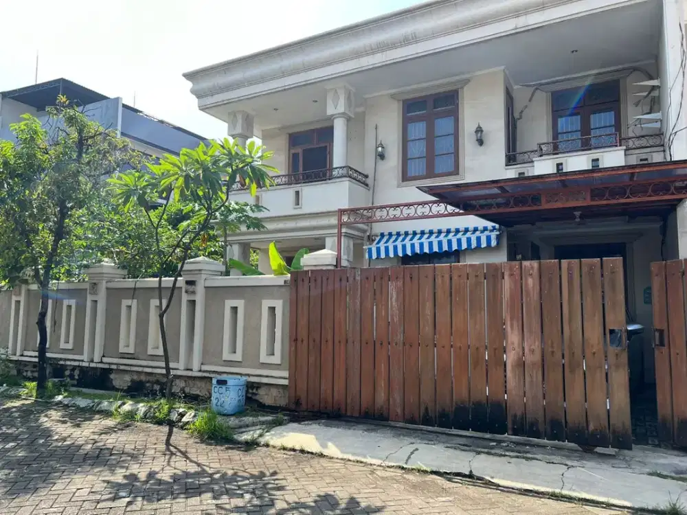 Rumah 2 Lantai Taman Palem Lestari Jakarta Barat