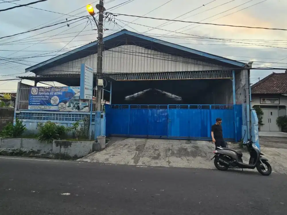 GUDANG / TEMPAT USAHA DI JL HAYAMWURUK DENPASAR