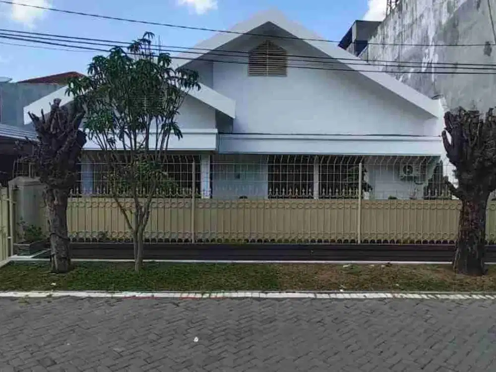 Dijual Rumah Dharmahusada Indah Barat 1,5 lantai
