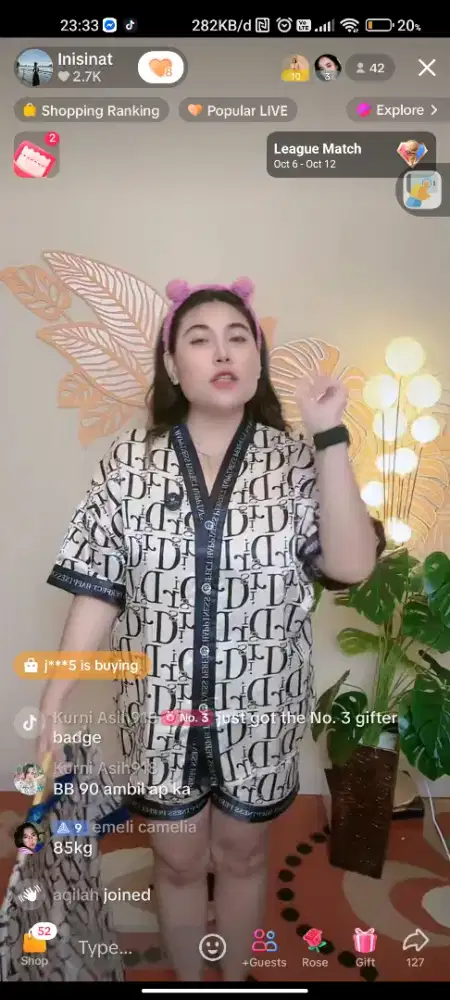 DICARI HOST LIVE STREAMING TIKTOK