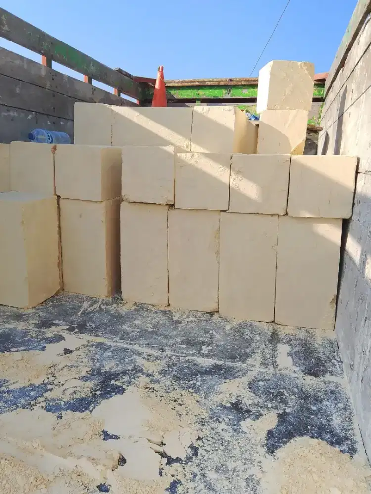 Batu kumbung pondasi