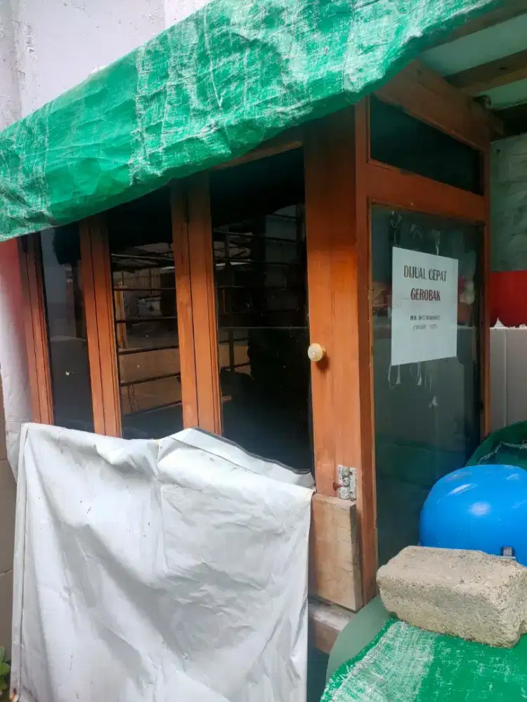 Gerobak bekas jualan nasgor blm lama do pake cuma di getakin doang