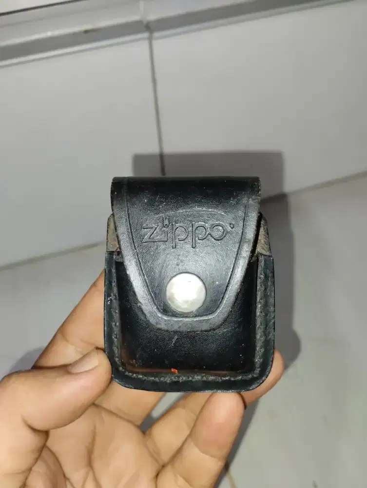 Tempat korek zippo