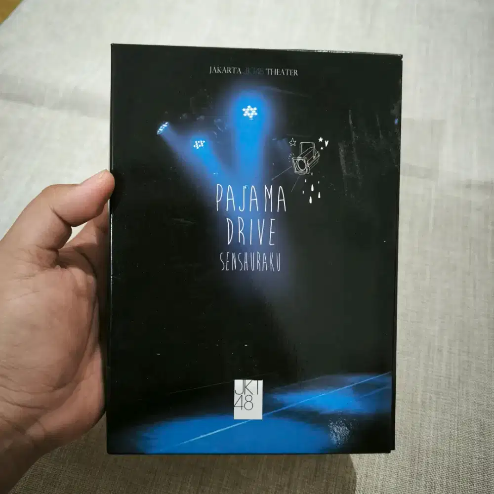 Isi 16 Lagu 3 Kaset 1 Buku CD JKT48 Pajama Drive Senshuraku Compact