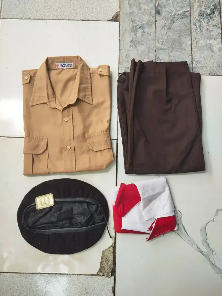 Paket seragam Pramuka Pria (SMA)