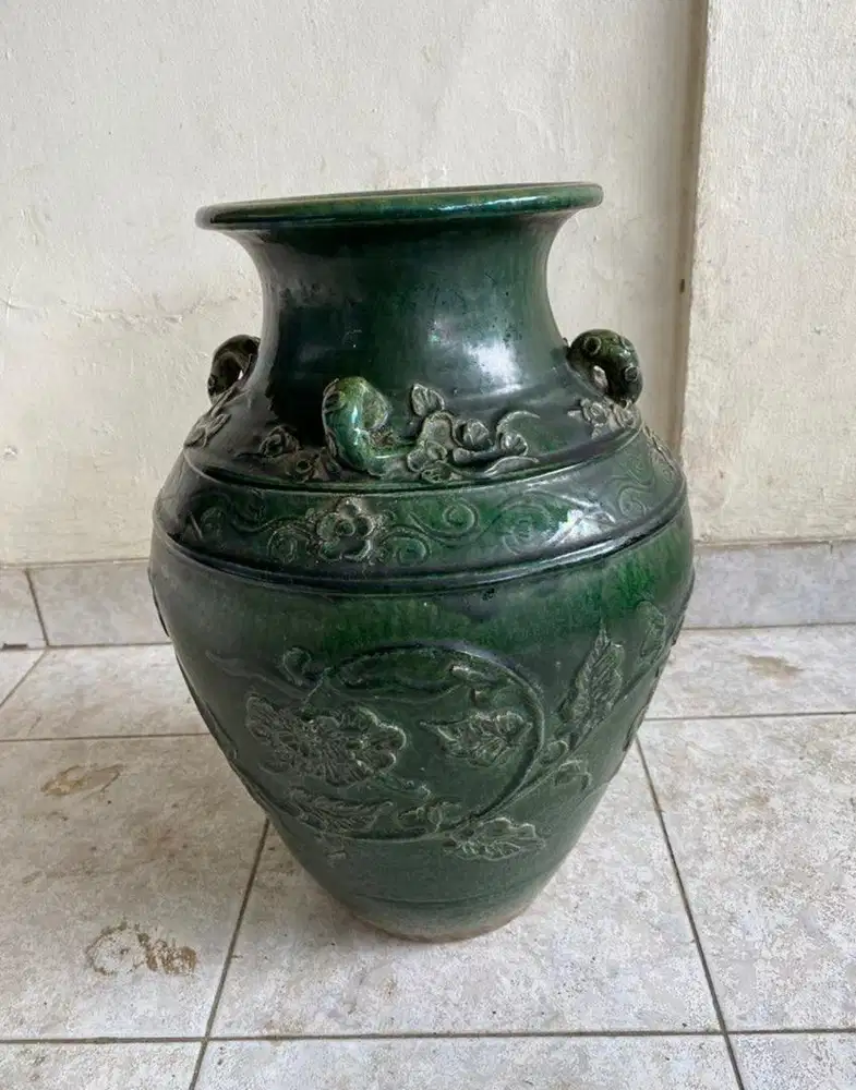 Guci Antang kalimantan kuno antik warna hijau motif bunga tinggi 45 cm