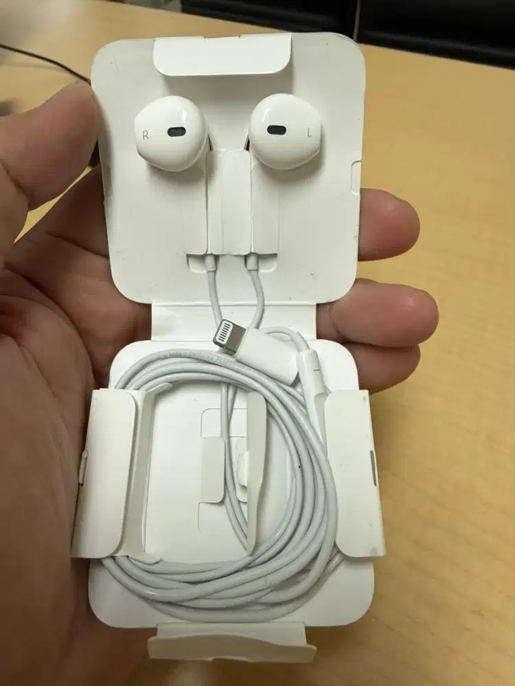 Head set iphone 12 promax