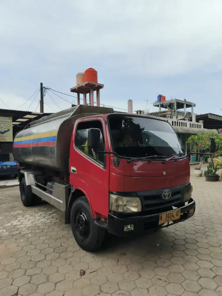 2013 TOYOTA DYNA RHINO 110ET