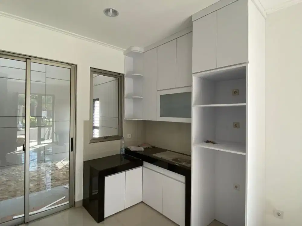 Langka! Rumah Hoek Tahap 2 PIK2 9x15 Samping Danau Full Furnished