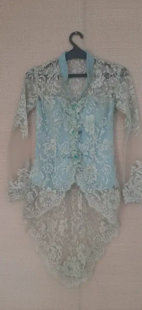 Kebaya anne Avantie  warna biru jahitan langsung Anne Avantie