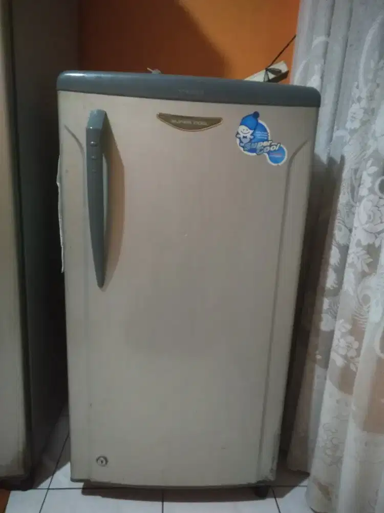 Freezer merk toshiba