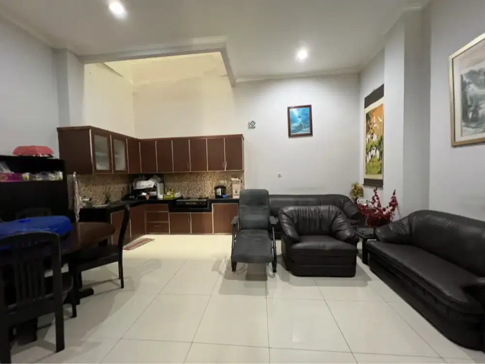 Rumah 3 lantai metro sunter luas 6x18 hadap timur bangunan bagus minimalis