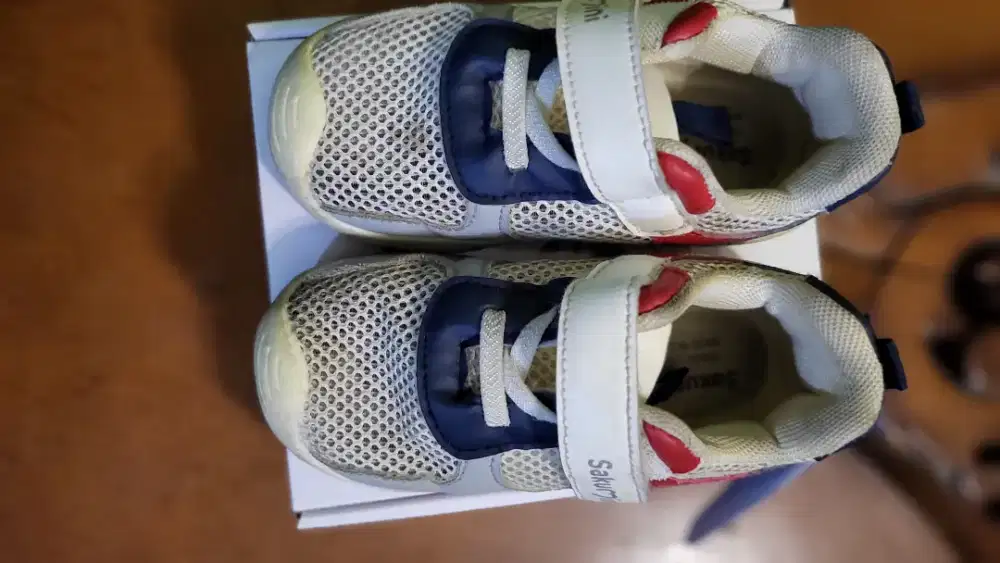 Sepatu Anak Sakumini