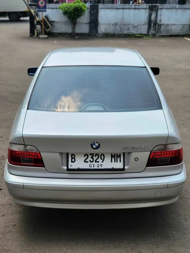 BMW 520i 2002 Bensin