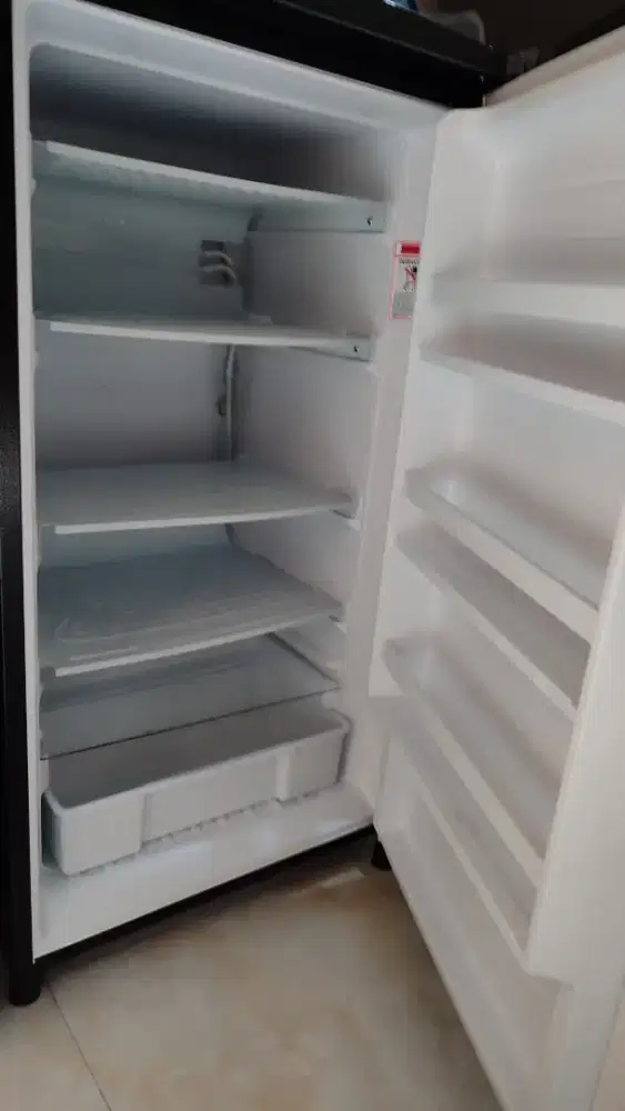 Kulkas Freezer Merek Aqua S4