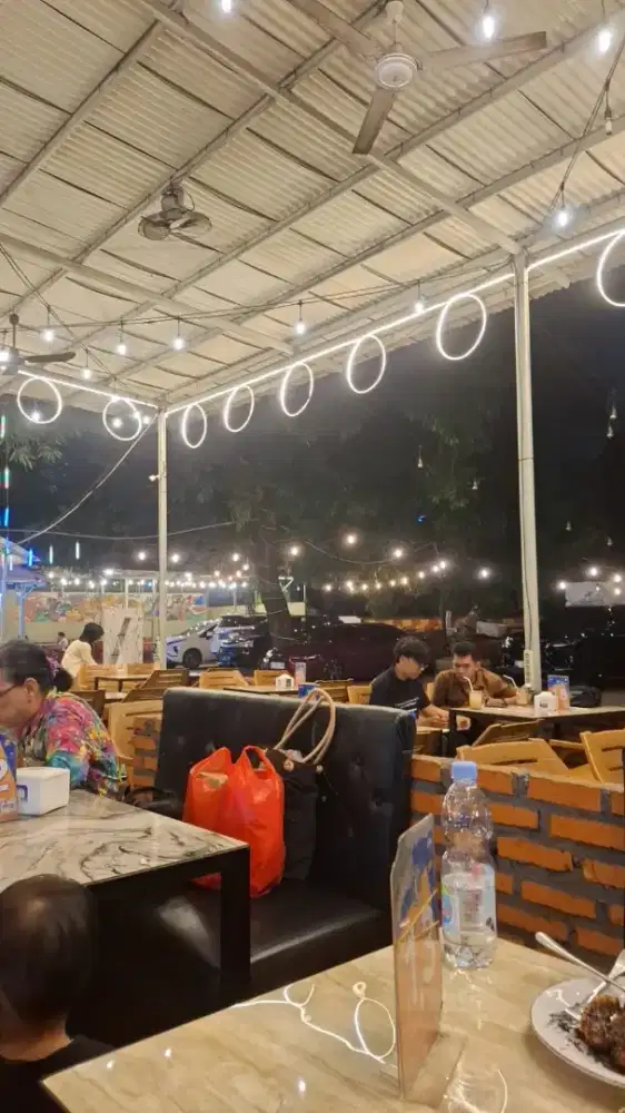 Lowongan waiter kafe