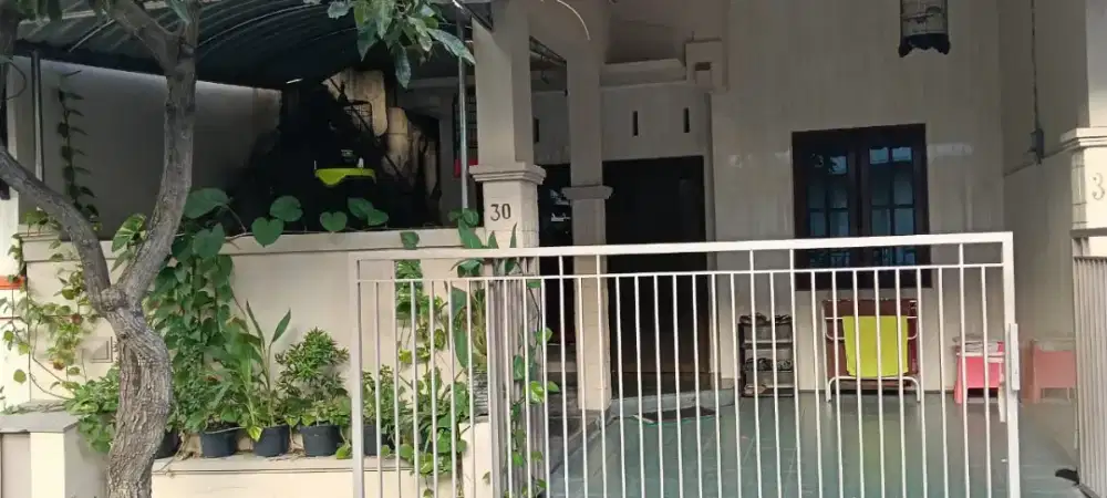 Delta Sari rumah 2 lantai lokasi strategis baru renovasi