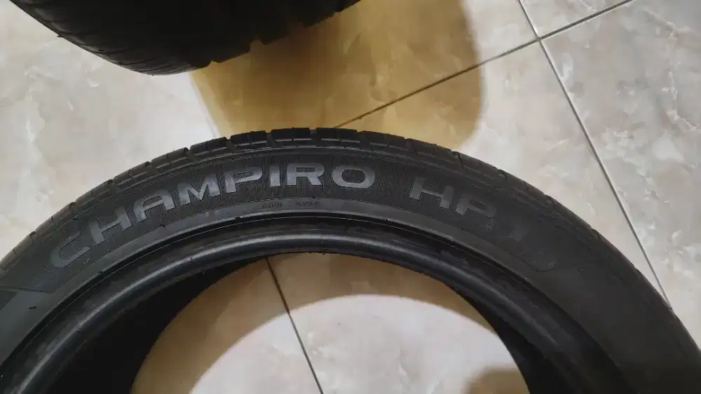 Jual Ban Mobil Bekas GT Radial Champiro HPY 225/45 r18