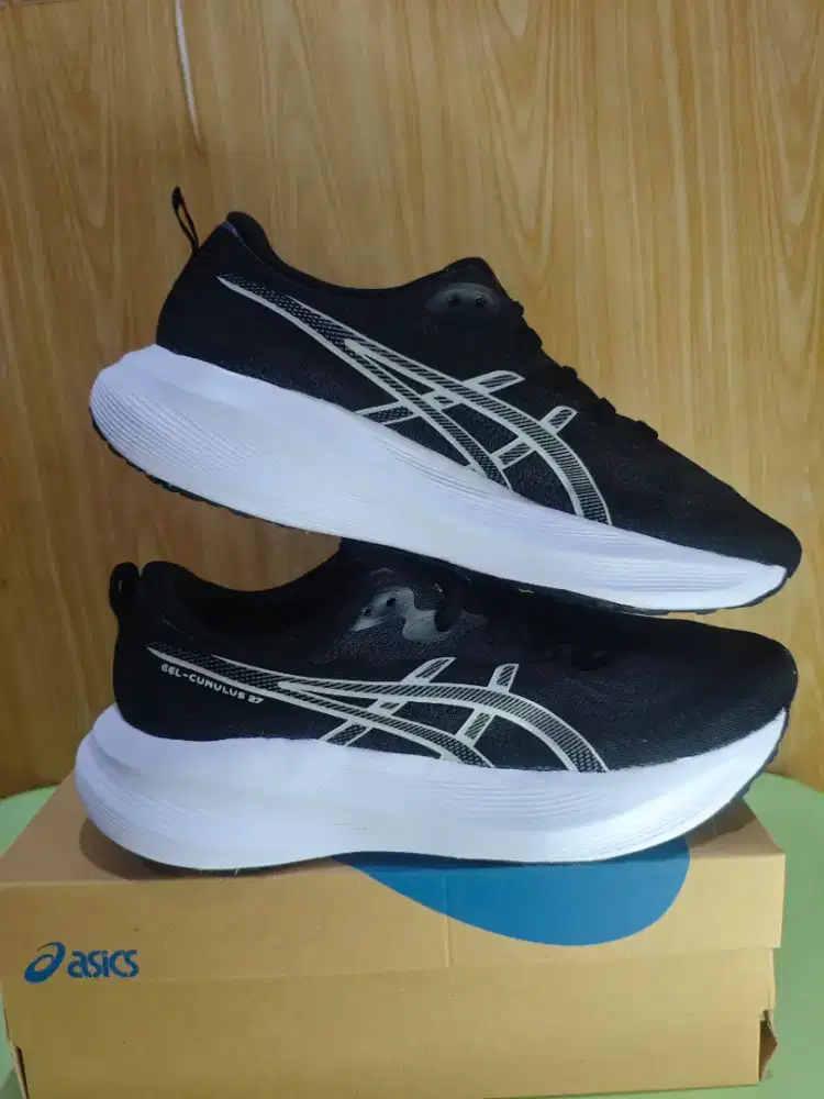 SEPATU ASICS GEL CUMULUS