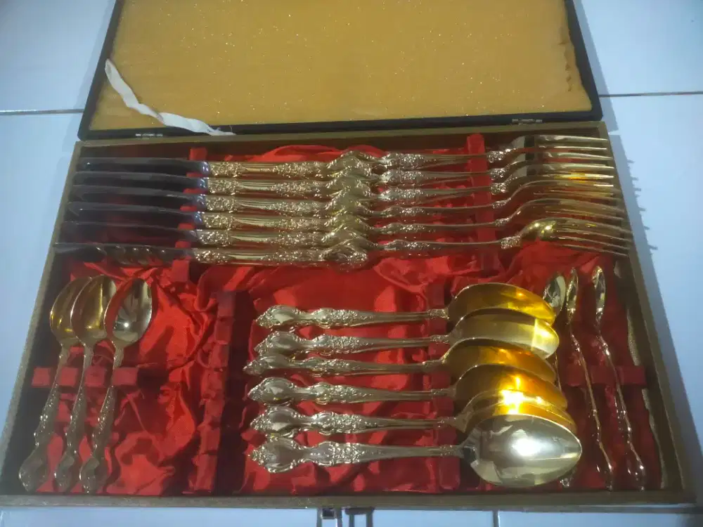 Jual Koleksi Antik,Sdok,Garpu,Psau mkan,Sdok kcl,Steinlless S Japan.