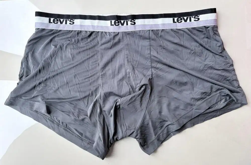 celana dalam boxer Levis abu (L/XL), tag ada, karet aman,
