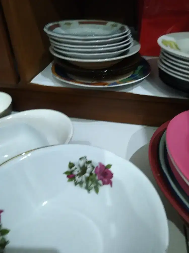 Aneka piring mangkok baru semua
