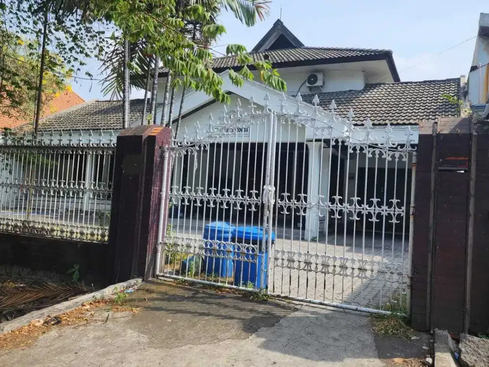 DISEWAKAN RUMAH USAHA POTENSIAL - PINGGIR JALAN DIPONEGORO
