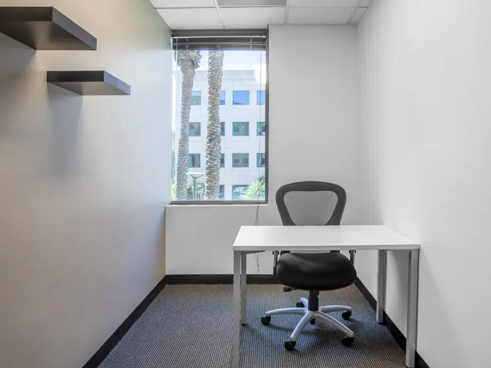 Regus - Menara BTPN (Kantor Pribadi 2 Orang)