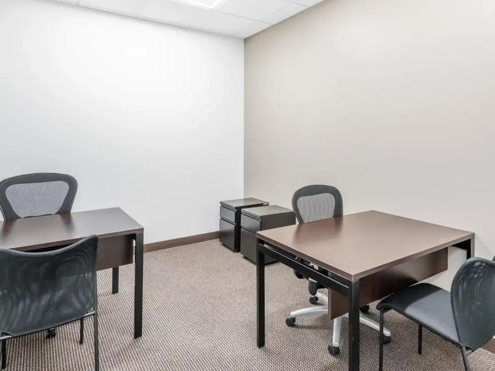 Regus - Renon Landmark (Kantor Pribadi 3 orang)