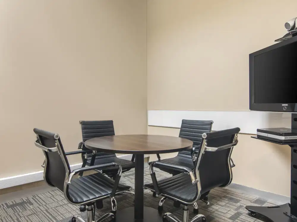 Regus - Jakarta Equity Tower (Kantor Pribadi 4 orang)