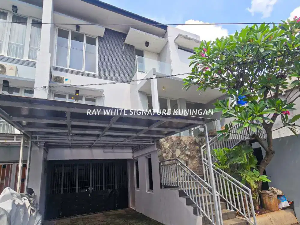 Rumah Siap Huni Town House Cilandak Lokasi Dekat Tol TB Simatupang